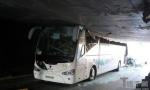 法国大巴车顶被隧道掀翻 34外国游客受伤(图)