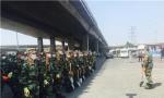 天津武警出动1500人参与救援 佩戴3M口罩(图)