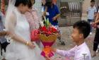 广东一对中学生举行婚礼 16岁新郎娶14岁新娘(图)