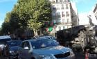 巴黎10区斯特拉斯堡大道发生一起送货车翻车事故【图】
