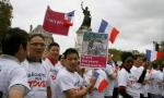 巴黎华人继续游行反暴力要安全