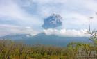 印尼火山爆发超250名登山客失踪 多数为外籍人士